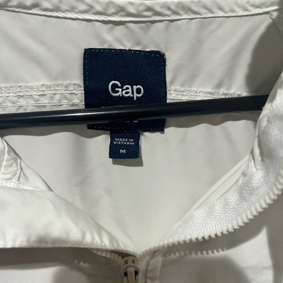 GAP Women's White Jacket Raincoat Adjustable Size M EUC Hooded - Picture 2 of 3